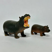 Load image into Gallery viewer, Hippo mother & cub (A) - Trading Figure - Miniature (4)