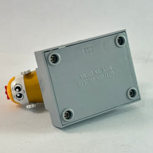 Load image into Gallery viewer, Capsule Collection - Donketsu Game - Gold vs. Silver