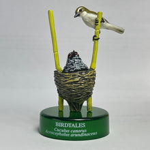 Cargar imagen en el visor de la galería, Cuckoo and Great Reed Warbler - Trading Figure - Miniature - No.2