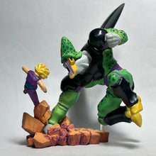Load image into Gallery viewer, Dragon Ball Z - Perfect Cell vs. Son Gohan SSJ2 - Figure Capsule Neo