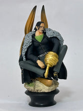 Cargar imagen en el visor de la galería, One Piece - Sir Crocodile - Figure - Chess Piece