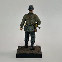 Load image into Gallery viewer, German Infantry (Smock Camouflage + MP40 Submachine Gun) - Miniature (030)