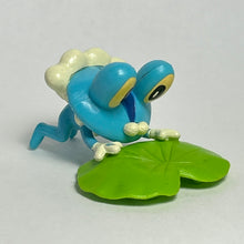 Cargar imagen en el visor de la galería, Pokémon - Froakie - Mini Figure