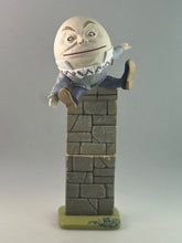 Load image into Gallery viewer, Alice's Adventures in Wonderland - Humpty Dumpty - Figure - Mini Vignette