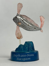 Cargar imagen en el visor de la galería, Tengaihata / Dealfish (Trachipterus trachypterus) - Mini Figure - Bottle Cap
