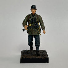 Load image into Gallery viewer, German Infantry (Smock Camouflage + MP40 Submachine Gun) - Miniature (030)