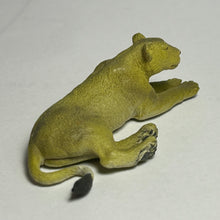 Load image into Gallery viewer, Lion Family (B) - Trading Figure - Miniature (9)