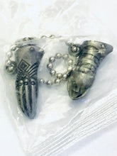 Cargar imagen en el visor de la galería, The Legend of Zelda: Skyward Sword Metal Item Collection - Horihori Glove