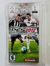 Cargar imagen en el visor de la galería, Pro Evolution Soccer 2012 - PSP - PlayStstion Portable - NTSC - Box & Manual (ULUS-10586)