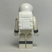 Load image into Gallery viewer, Kubrick Glico Man and Bisco-kun - Spaceman