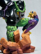 Load image into Gallery viewer, Dragon Ball Z - Perfect Cell vs. Son Gohan SSJ2 - Figure Capsule Neo