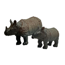 Load image into Gallery viewer, Indian Rhinoceros (Mother and Calf) - Trading Figure - Miniature (4)