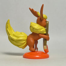 Cargar imagen en el visor de la galería, Pokémon - Booster / Flareon - Trading Figure