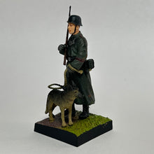 Load image into Gallery viewer, Field Military Police (with coat) & Dog (German Shepherd) - Miniature (032)