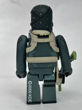 Load image into Gallery viewer, Metal Gear Solid 4: Guns of the Patriots - Solid Snake - Trading Figure - Kubrick