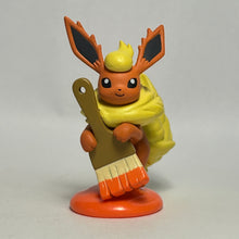 Cargar imagen en el visor de la galería, Pokémon - Booster / Flareon - Trading Figure