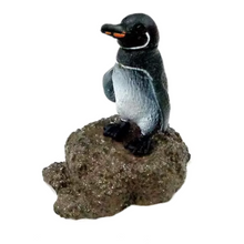 Cargar imagen en el visor de la galería, Galapagos Penguin - Trading Figure - Minifigure