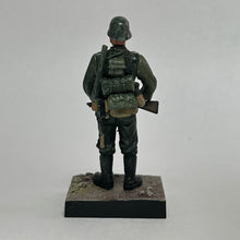 Load image into Gallery viewer, Soldier in Field Uniform (Rifle Held with Both Hands) - Miniature (001)