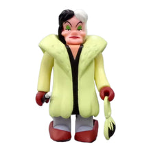 Cargar imagen en el visor de la galería, One Hundred and One Dalmatians - Cruella de Vil - Figure - Kubrick