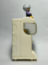 Cargar imagen en el visor de la galería, Dragon Ball Z - Future Trunks - Gashapon Toy