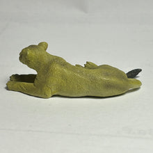 Load image into Gallery viewer, Lion Family (B) - Trading Figure - Miniature (9)