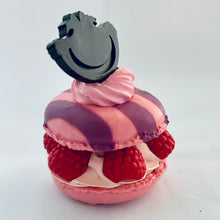 Cargar imagen en el visor de la galería, Alice in Wonderland - Cheshire Cat - Figure - Macarons