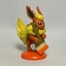 Cargar imagen en el visor de la galería, Pokémon - Booster / Flareon - Trading Figure