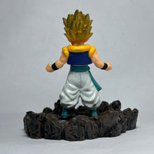 Cargar imagen en el visor de la galería, Dragon Ball Z - Gotenks SSJ - Figure - DBC3
