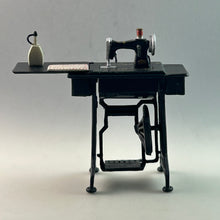 Cargar imagen en el visor de la galería, Foot Treadle Sewing Machine - Miniature - Trading Figure