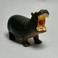 Load image into Gallery viewer, Hippo mother & cub (A) - Trading Figure - Miniature (4)