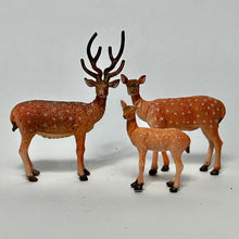 Load image into Gallery viewer, Axis deer family - Trading Figure - Miniature (10)
