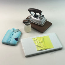 Load image into Gallery viewer, Matsushita Electric Industrial Co., Ltd. Automatic Iron / 250W Home Use - Miniature