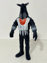 Cargar imagen en el visor de la galería, Ultraseven - Pegassa Seijin - Ultra Monster Series 28