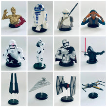 Cargar imagen en el visor de la galería, Star Wars Choco Egg Collection - Tradin Figures Set (12 PCS)