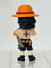 Cargar imagen en el visor de la galería, One Piece Trading Figures - Mini Figure