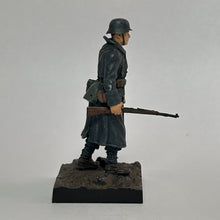 Cargar imagen en el visor de la galería, German Infantry (German Grey Uniform + Rifle) - Miniature (027)