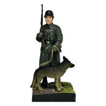 Load image into Gallery viewer, Field Military Police (with coat) & Dog (German Shepherd) - Miniature (032)