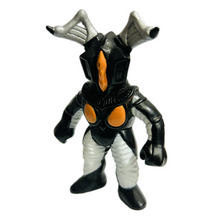 Cargar imagen en el visor de la galería, Ultraman - Zetton - Soft Vinyl Figure