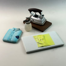 Load image into Gallery viewer, Matsushita Electric Industrial Co., Ltd. Automatic Iron / 250W Home Use - Miniature