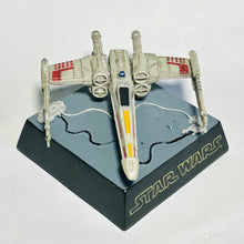 Load image into Gallery viewer, Star Wars: Episode IV - A New Hope - X-Wing Fighter - Mini Diorama