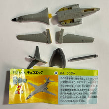 Cargar imagen en el visor de la galería, Rockwell B-1 Lancer - Trading Figure - Miniature (42)