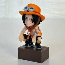 Cargar imagen en el visor de la galería, One Piece - Portgas D. Ace - Desktop Figure - Ichiban Kuji OP Memories 2 - Prize H