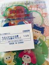 Cargar imagen en el visor de la galería, Osomatsu-san x Sanrio Characters Winning Lottery Last Special Prize Acrylic Figure Stand (Matsuno Brothers)