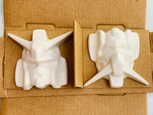 Cargar imagen en el visor de la galería, Mobile Suit Gundam - Gundam (Chopstick Rest Set) Tableware Assortment - Ichiban Kuji MSG 35th Anniversary (F Prize)