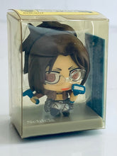Cargar imagen en el visor de la galería, Attack on Titan - Levi, Hange Zoe & Armin Arlet - Shingeki no Kyojin x Schick Chimi Chara Figure Set
