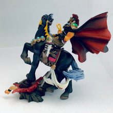 Cargar imagen en el visor de la galería, Hokuto no Ken - Trample! Fist King and Black King - Violence Vignette - Trading Figure