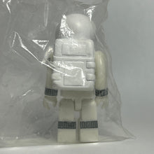 Cargar imagen en el visor de la galería, Kubrick Glico Man and Bisco-kun - Spaceman - Cuchiwaii