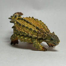 Cargar imagen en el visor de la galería, Saichania chulsanensis - Trading Figure - Miniature (054L) - Cuchiwaii