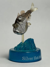Cargar imagen en el visor de la galería, Silver Hatchetfish - Mini Figure - Bottle Cap - Cuchiwaii