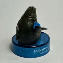 Load image into Gallery viewer, Southern Elephant Seal - Figure - Bottle Cap - Cuchiwaii